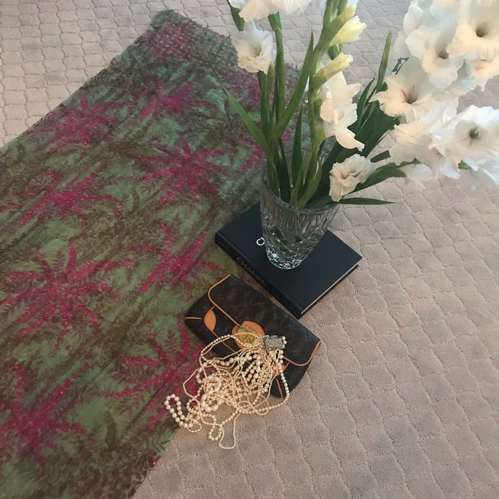 Beautiful Signet Wrap - Picture 7 of 10